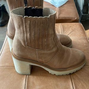 Free People James Chelsea Boots Size 9! EUC!